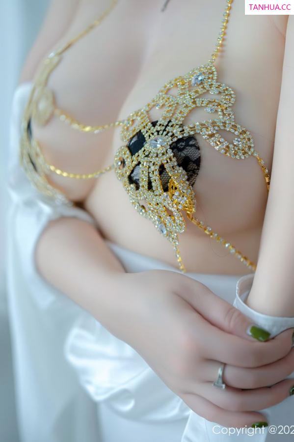 陈诗诗 诗诗 [XiuRen]高清写真图 2022.07.18 No.5288 诗诗kiki第37张图片